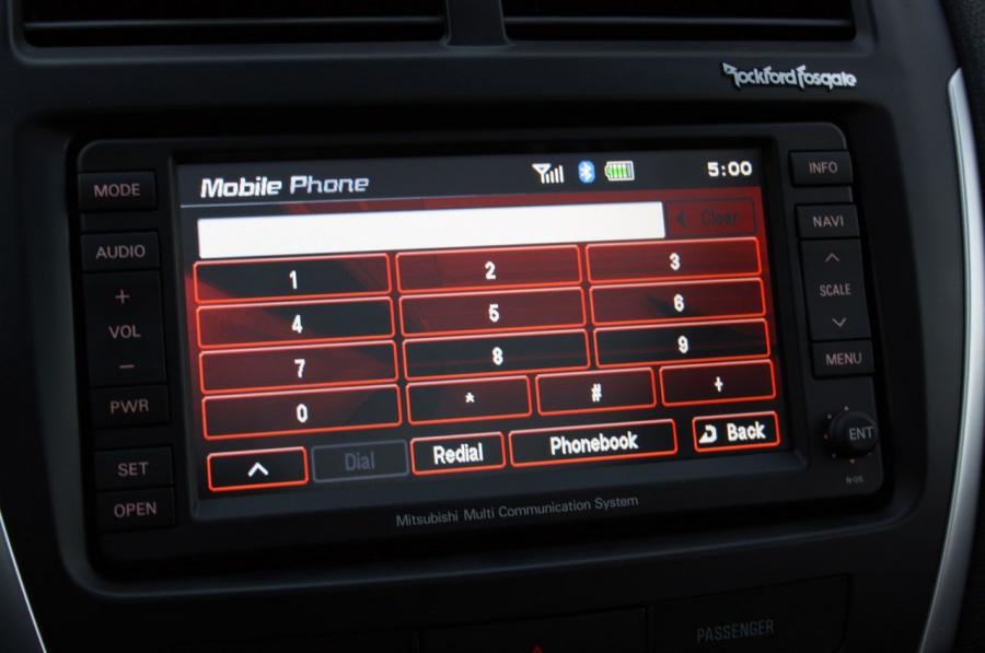  Mitsubishi Outlander Sport SE AWC 2011 года  (фото 18 из 48)
